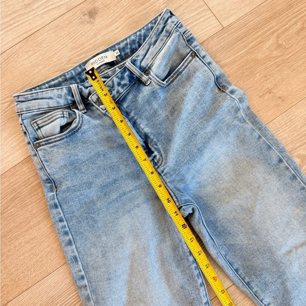 Hidden Tracey Criss-cross Light Distressed Women's Jeans 26 like new! - Picture 9 of 10